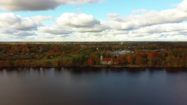 Höstens Flyglandskap Koknese Evangelisk Lutherska Kyrkan Och Floden Daugava Ligger — Stockvideo