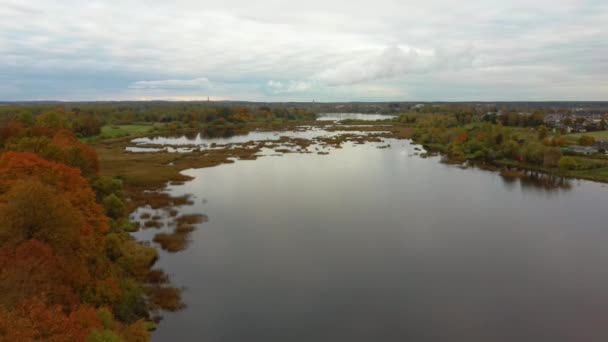 Flyg Ovanför Doles Sala Lettlands Näst Största Detta Halvö Floden — Stockvideo