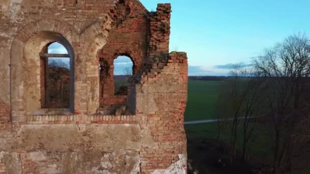 Zřícenina Luteránské Církve Salgalu Lotyšsku Poblíž Břehu Řeky Lielupe Aerial — Stock video