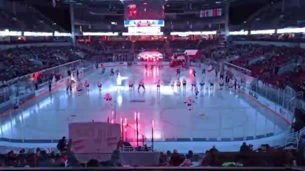 拉脱维亚曲棍球手Arena Riga Khl Game Riga Dinamo诉Hc Sochi案 很多克劳德人和歌迷 — 图库视频影像