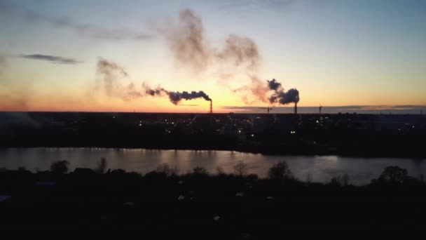 Αεροφωτογραφία Στοίβα Καπνίσματος Στο Sunrise Θέμα Ατμοσφαιρικής Ρύπανσης Και Κλιματικής — Αρχείο Βίντεο