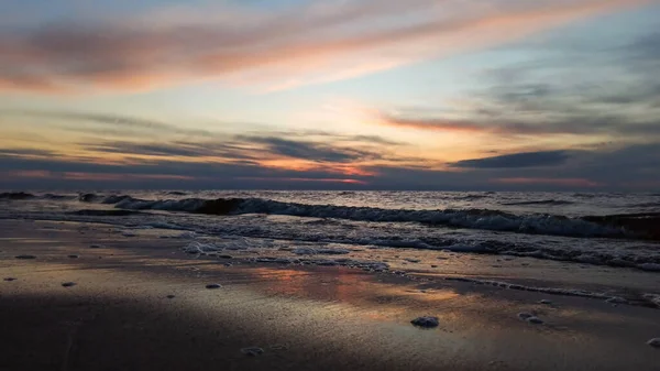 Hermoso Amanecer Sobre Mar Batlic Con Majestuosa Luz Del Cielo — Foto de Stock
