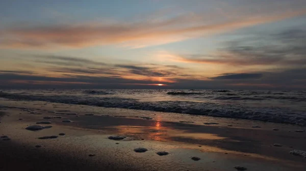 Hermoso Amanecer Sobre Mar Batlic Con Majestuosa Luz Del Cielo —  Fotos de Stock