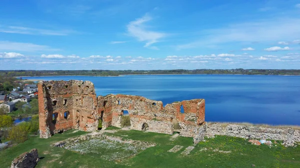 Vista Aérea Las Ruinas Del Castillo Medieval Ludza Una Colina — Foto de Stock