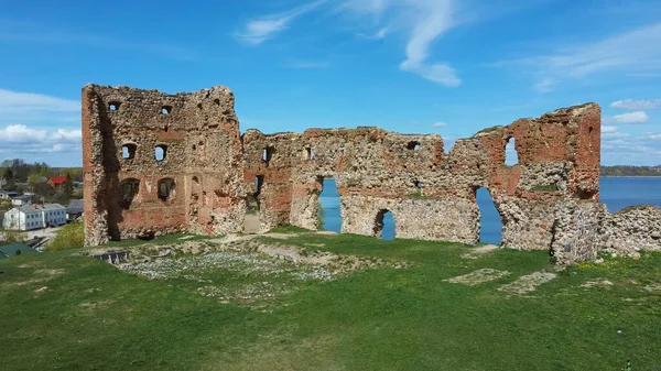 Vista Aérea Las Ruinas Del Castillo Medieval Ludza Una Colina — Foto de Stock