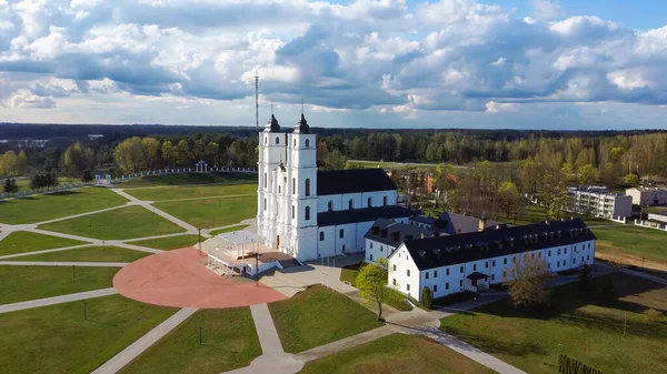 Vista Aérea Majestic Aglona Cathedral Letónia Basílica Igreja Chatólica Branca — Fotografia de Stock