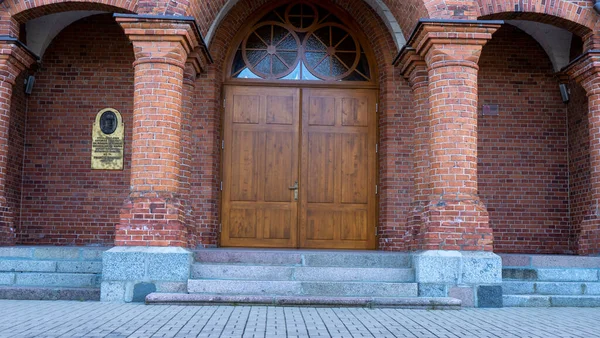 Antiguo Portal Iglesia Gótica Tallada Iglesia Puerta Madera Grandes Puertas — Foto de Stock