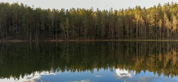 Jezioro Diabelskie Velnezers Cortoks Lub Chortock Lake Przejrzyste Jezioro Velnezers — Zdjęcie stockowe