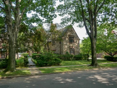New York - Eylül 2017: Forest Hills semtte New York'taki Queens ilçesinde