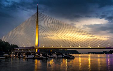 Belgrad, Sırbistan batımında ada Köprüsü