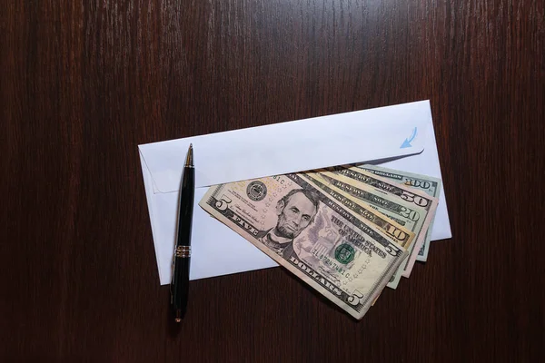 Zarf ve tüm ABD Doları banknot