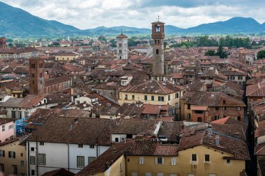 İtalyan şehirde Lucca görüntülemek 