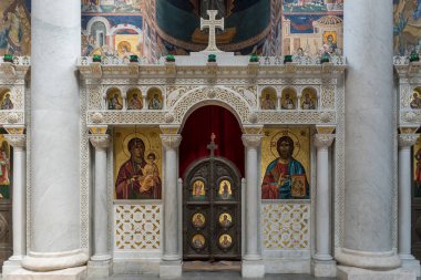 Ortodoks Kilisesi ikonostasisin (templon)