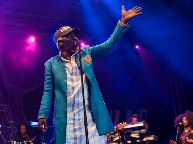 Alfa sarışın ve güneş sistemi ünlü reggae şarkıcısı ve söz yazarı Nisville Caz Festivali, 11 Ağustos yaşıyor. 2017