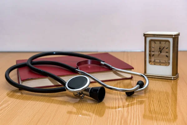 Tabla Estudiante Medicina Con Estetoscopio Libros —  Fotos de Stock