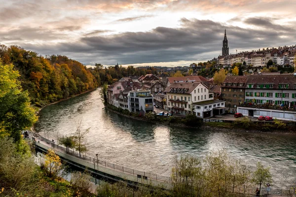 Panorámás Kilátás Berni Óvárosra Aare Folyóval Város Körül Naplementekor Bernben — Stock Fotó