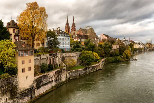 Grossbasel Óváros Basler Muenster Katedrálissal Rajna Folyón Bázelben Svájcban — Stock Fotó