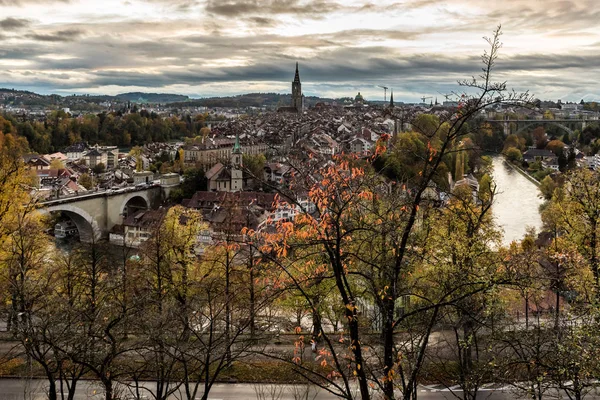 Panorámás Kilátás Berni Óvárosra Aare Folyóval Város Körül Naplementekor Bernben — Stock Fotó