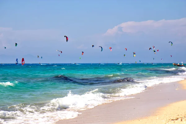 Kitesurfer auf der Insel Lefkada, Griechenland. — Stockfoto