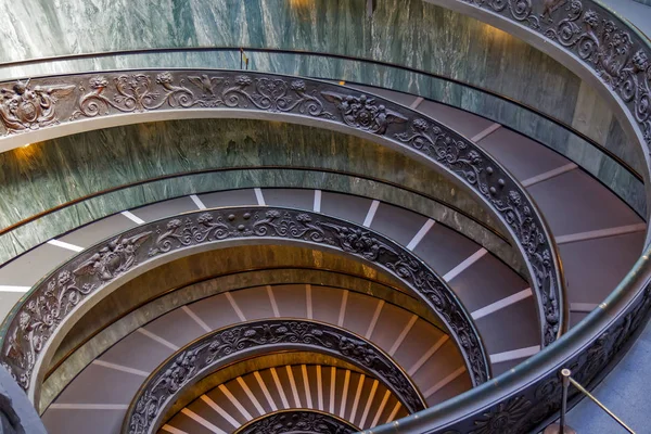 Spiral stairs of the Vatican Museums, Vatican City, Rome, Italy. — Stock Photo, Image