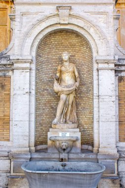 Kadın heykel Vatikan Müzesi'nde