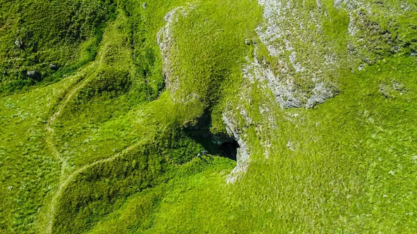 セルビア地下河川 ルーマニア トランシルバニア アルプス スタラ バルカン山脈山の空撮 — ストック写真
