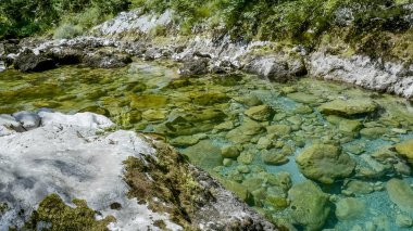 Kanyon nehirde - Durmitor dağ, Karadağ görüntülemek