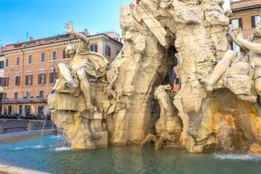 Piazza Navona, Roma üzerinde dört Irmak Çeşmesi 