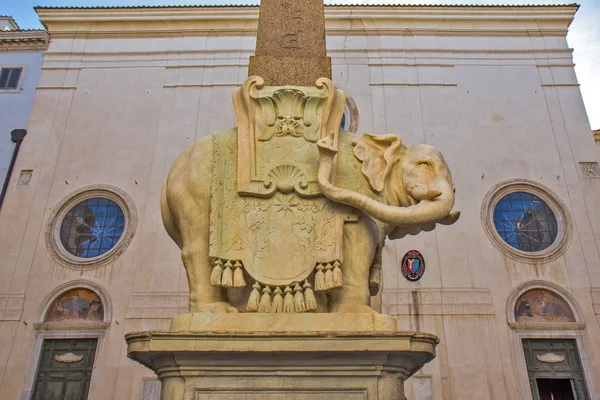Elefante Lorenzo Bernini Con Obelisco Egipcio Frente Iglesia Santa Maria — Foto de Stock