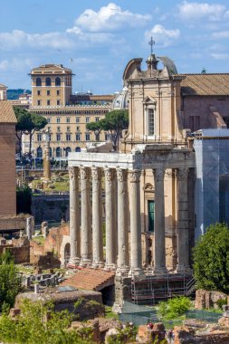 Roma, İtalya 'daki Roma Forumunun yıkıntılarının manzarası