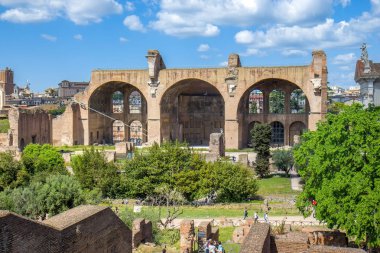 Roma, İtalya 'daki Roma Forumunun yıkıntılarının manzarası