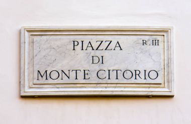 Sokak tabelası Piazza di Monte Citorio Roma, İtalya