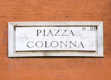 Piazza Colonna sokak işareti Roma, İtalya