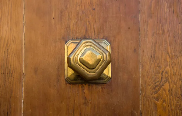 Door knocker - Rome, Italy — Stock Photo, Image