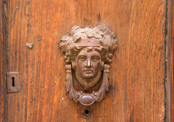 Door knocker - Rom, Italien — Stockfoto