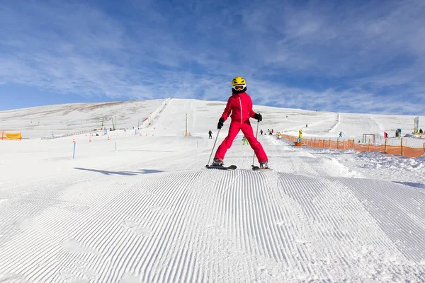 Meisje Sneeuw Met Ski — Stockfoto