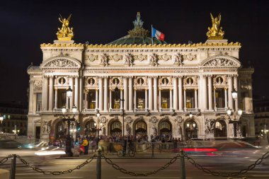 Geceleri Paris operası