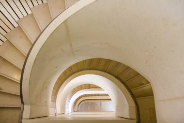 Louvre Müzesi, Paris 'teki merdiven.