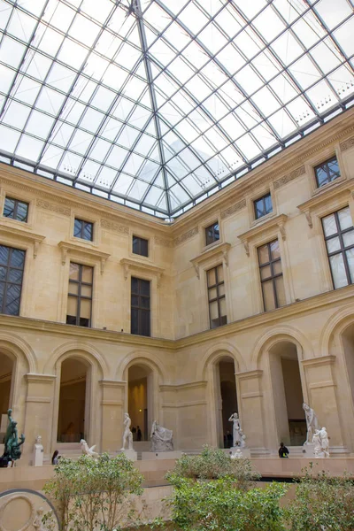 Interior of the Louvre museum, Paris — Stock Photo, Image