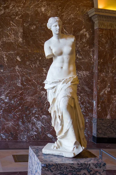 Venus de Milo-statyn i Louvren i Paris — Stockfoto