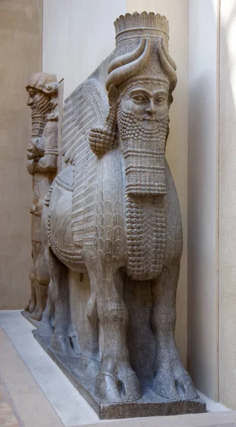 Human Headed Winged Bulls från Khorsabad i Louvren — Stockfoto