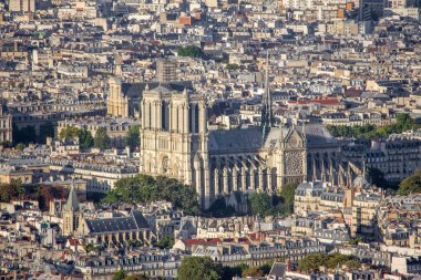 Notre Barajı Katedrali ile Paris 'in havadan görünüşü