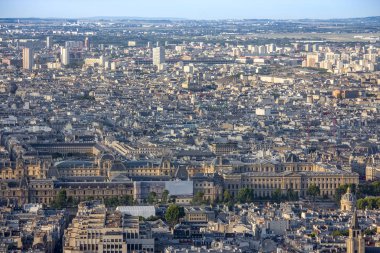 Sacre Coeur Bazilikası ile Paris 'in havadan görünüşü