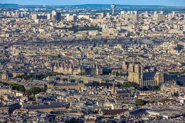 ノートルダム大聖堂とパリの空中ビュー — ストック写真