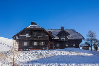 dağ ahşap dağ evi