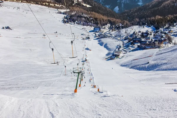 Dağda kayak asansörü — Stok fotoğraf