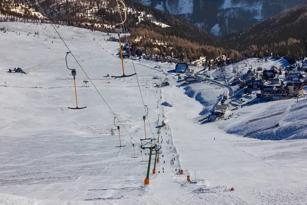 Skilift auf dem Berg — Stockfoto