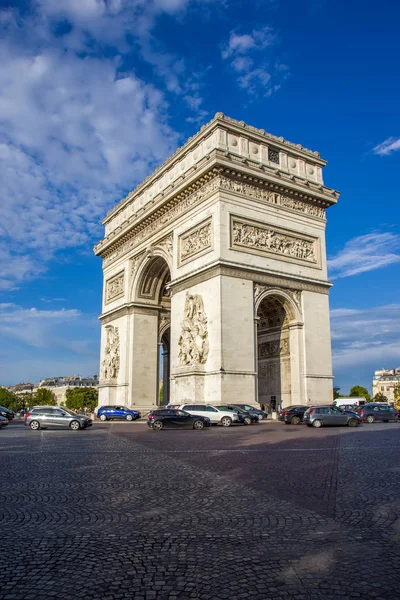 パリの三畳紀のアーチ — ストック写真