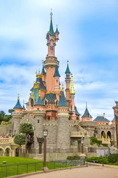 Castle in the Disney park in Paris. — Stock Photo, Image