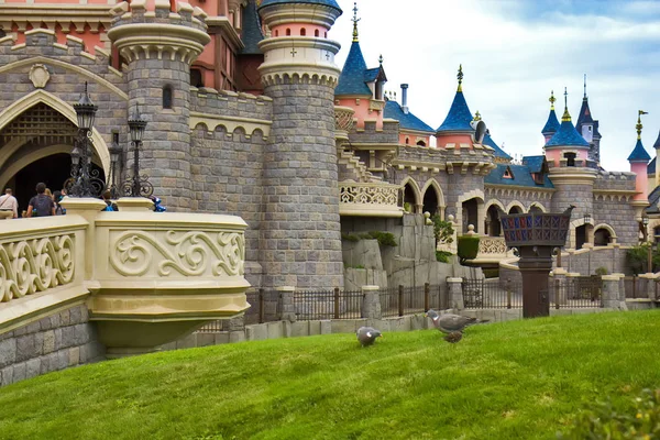 Castle in the Disney park in Paris. — Stock Photo, Image